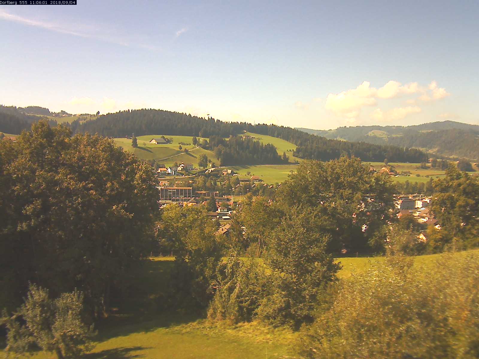 Webcam-Bild: Aussicht vom Dorfberg in Langnau 20180904-110601