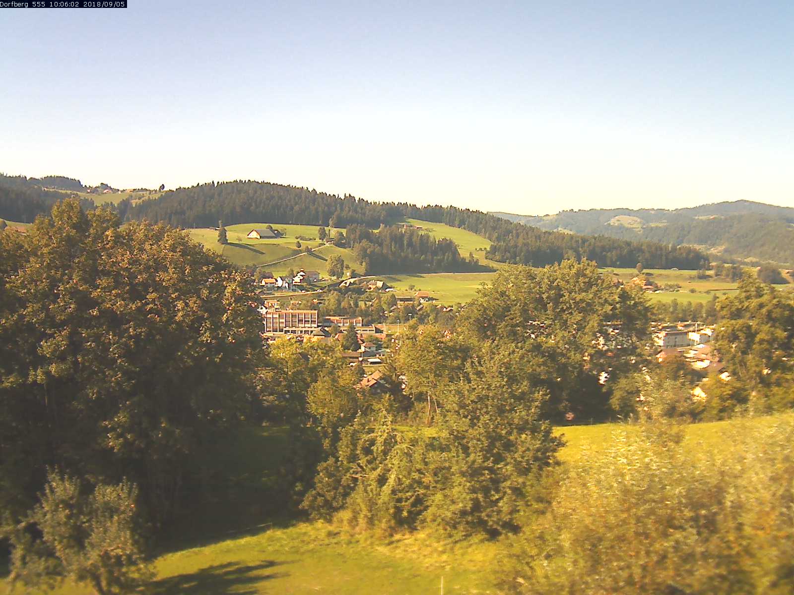Webcam-Bild: Aussicht vom Dorfberg in Langnau 20180905-100601
