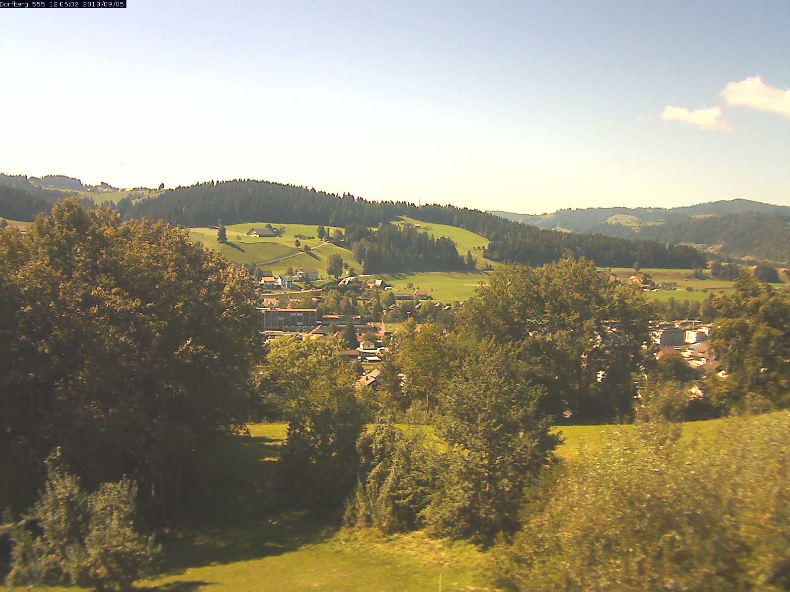 Webcam-Bild: Aussicht vom Dorfberg in Langnau 20180905-120601