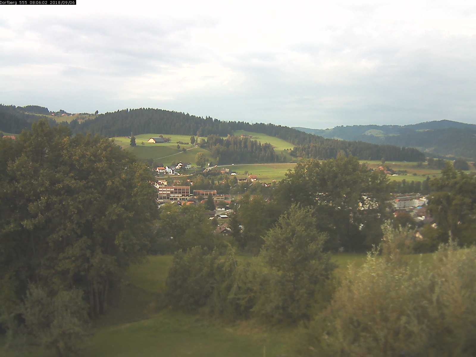 Webcam-Bild: Aussicht vom Dorfberg in Langnau 20180906-080601