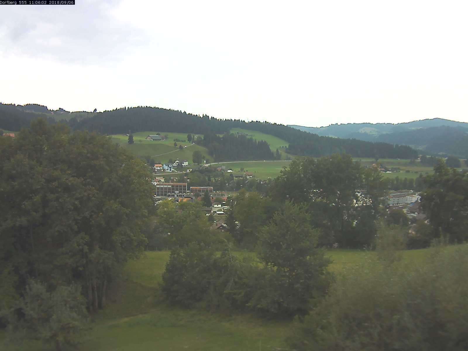 Webcam-Bild: Aussicht vom Dorfberg in Langnau 20180906-110601