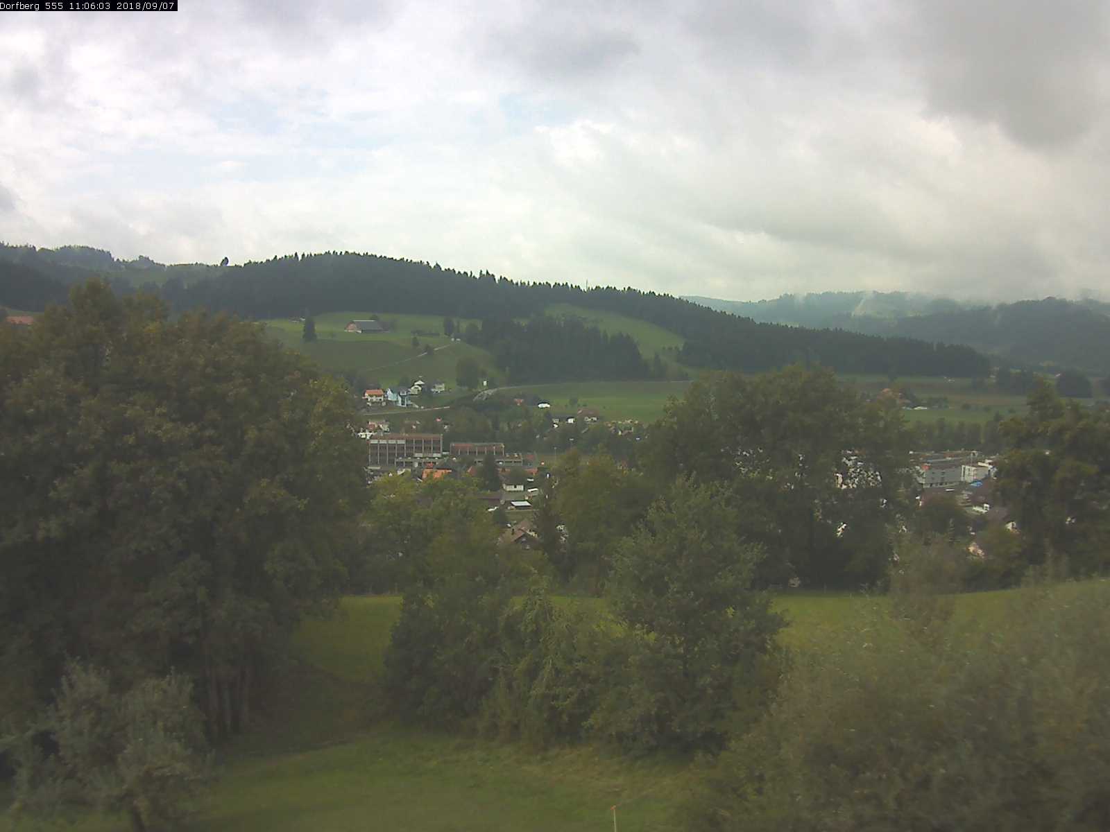 Webcam-Bild: Aussicht vom Dorfberg in Langnau 20180907-110601