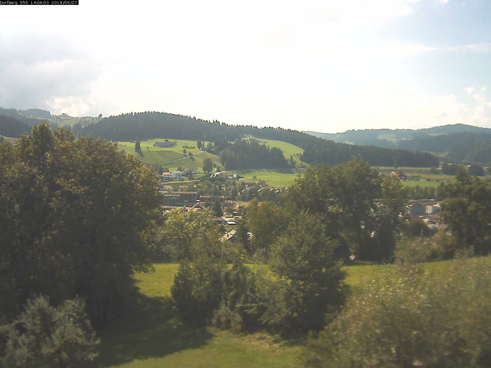 Webcam-Bild: Aussicht vom Dorfberg in Langnau 20180907-140601