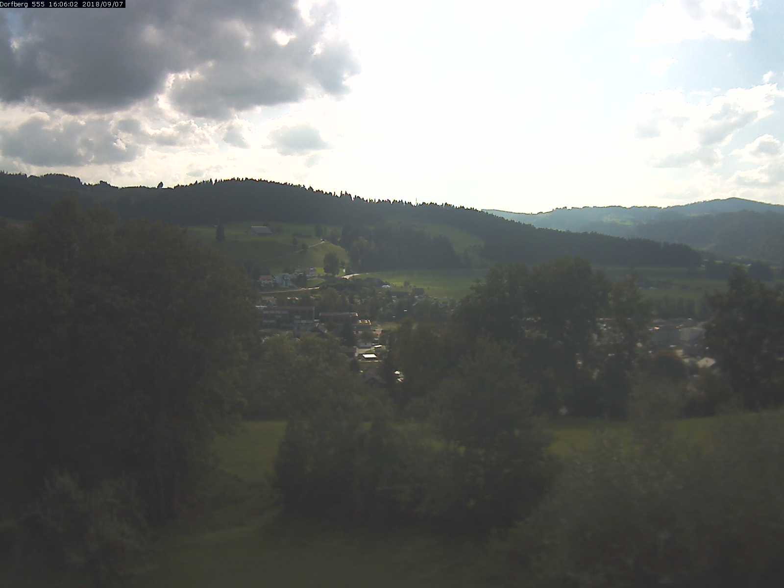 Webcam-Bild: Aussicht vom Dorfberg in Langnau 20180907-160602