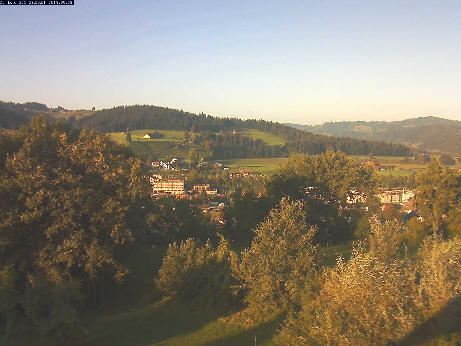 Webcam-Bild: Aussicht vom Dorfberg in Langnau 20180908-080601
