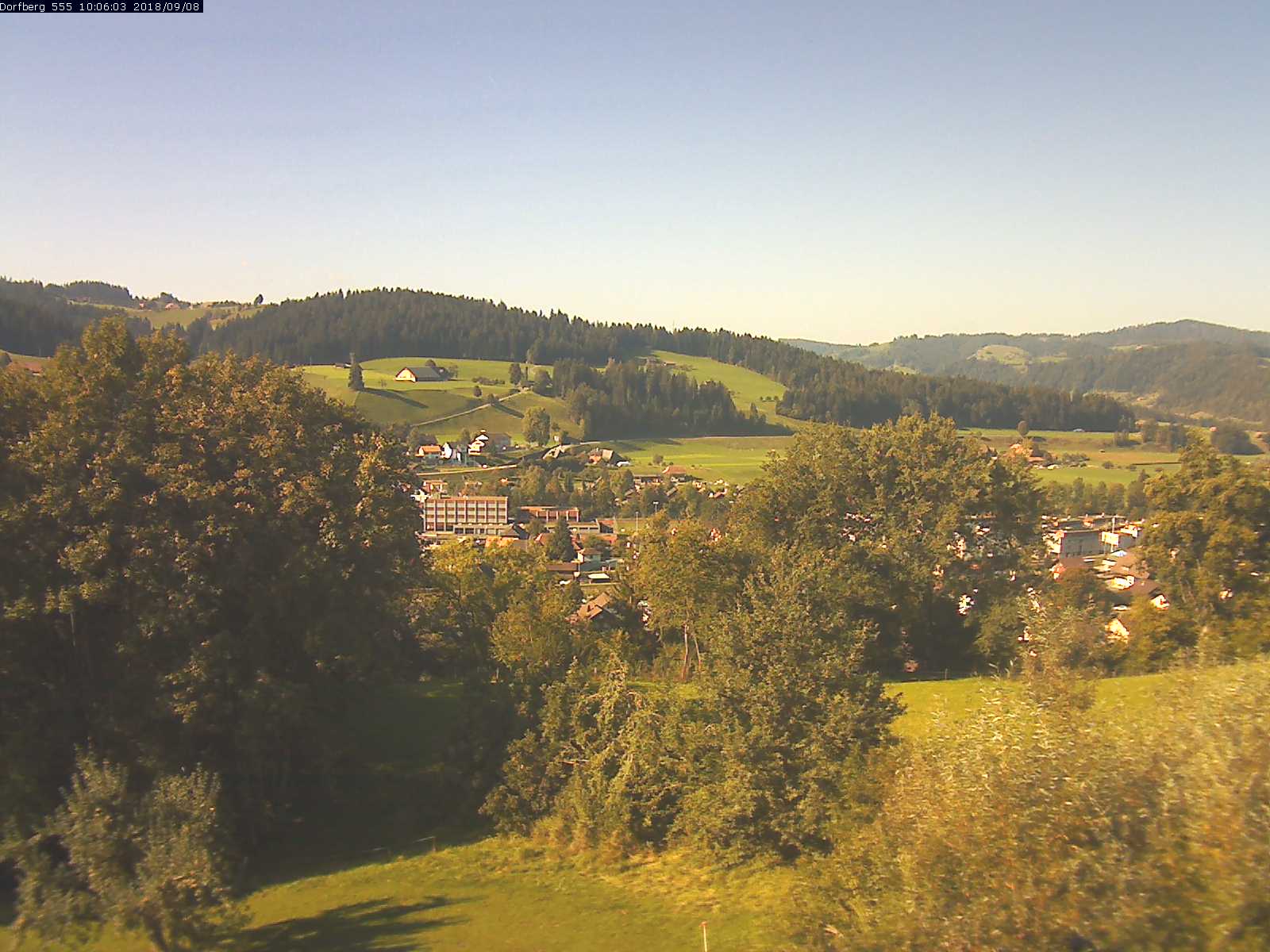 Webcam-Bild: Aussicht vom Dorfberg in Langnau 20180908-100601