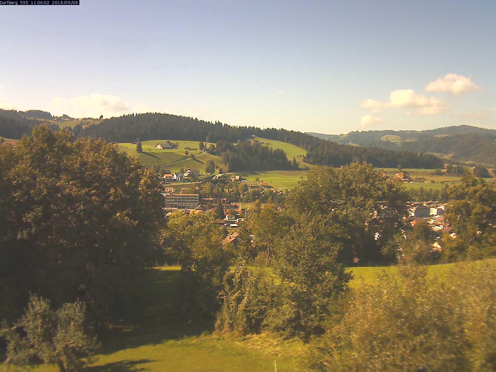 Webcam-Bild: Aussicht vom Dorfberg in Langnau 20180908-110601