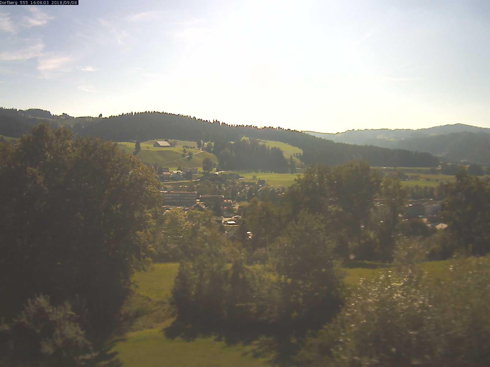 Webcam-Bild: Aussicht vom Dorfberg in Langnau 20180908-160601