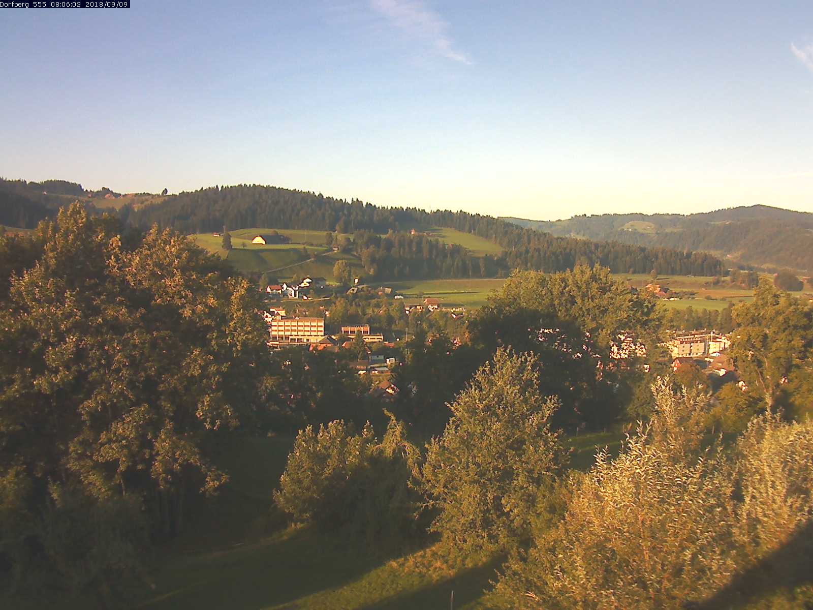 Webcam-Bild: Aussicht vom Dorfberg in Langnau 20180909-080601