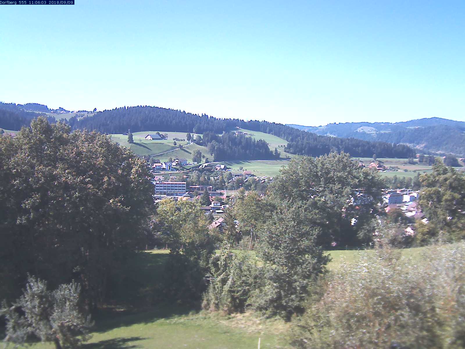 Webcam-Bild: Aussicht vom Dorfberg in Langnau 20180909-110601