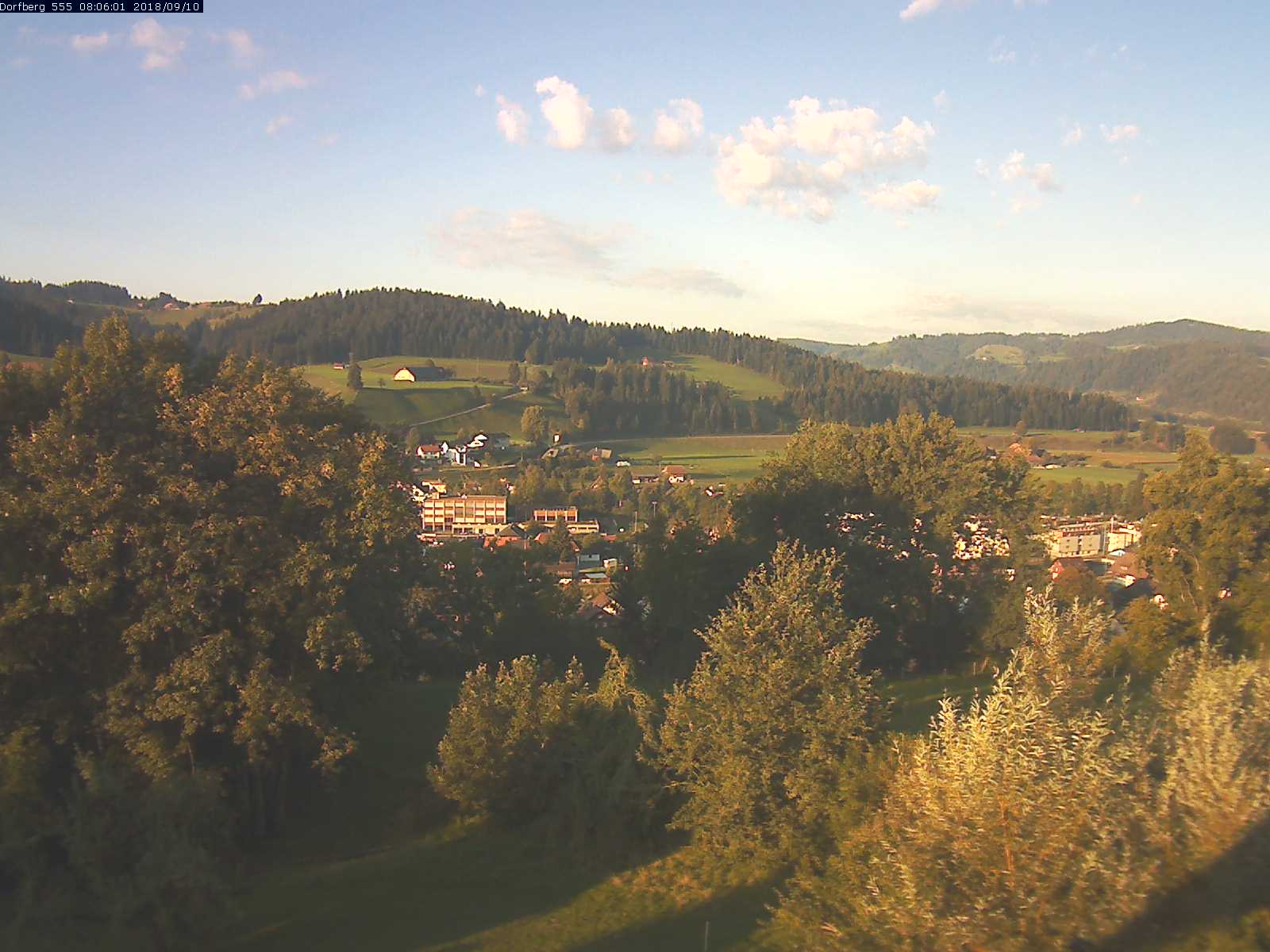 Webcam-Bild: Aussicht vom Dorfberg in Langnau 20180910-080601