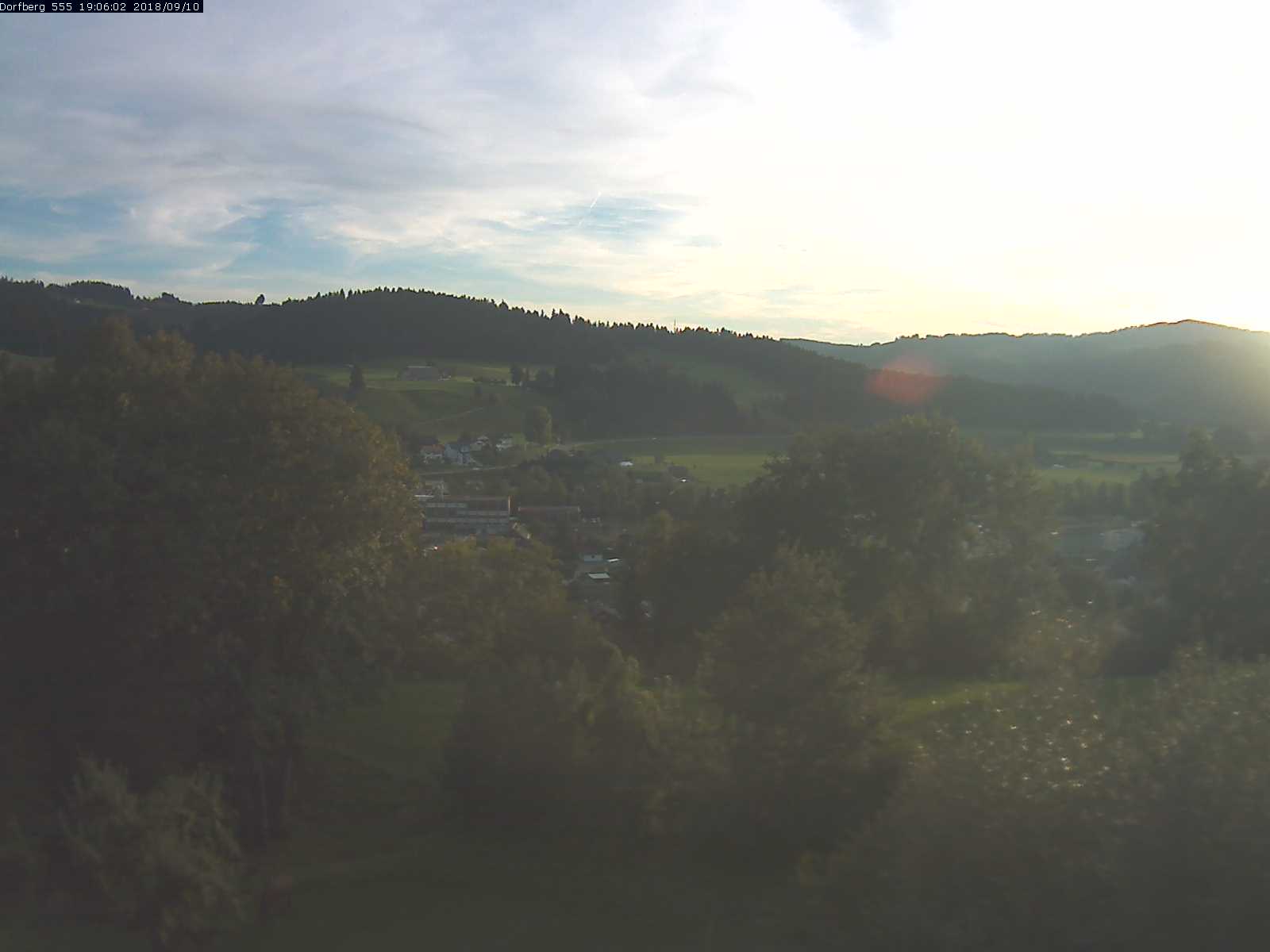 Webcam-Bild: Aussicht vom Dorfberg in Langnau 20180910-190601