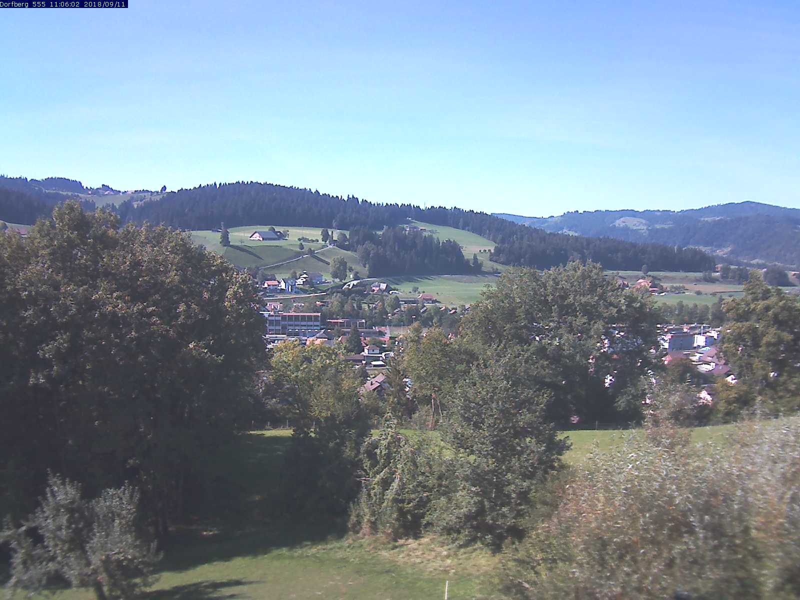 Webcam-Bild: Aussicht vom Dorfberg in Langnau 20180911-110601