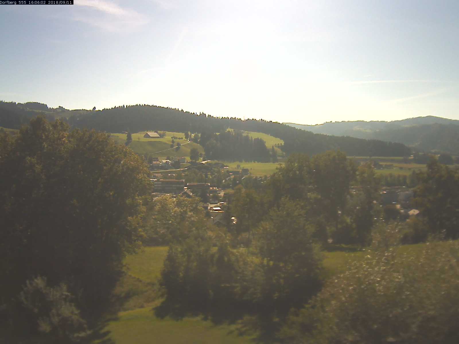 Webcam-Bild: Aussicht vom Dorfberg in Langnau 20180911-160601