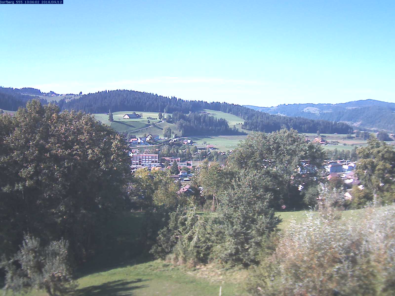 Webcam-Bild: Aussicht vom Dorfberg in Langnau 20180912-100601