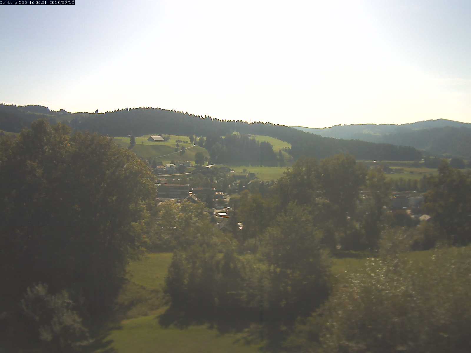 Webcam-Bild: Aussicht vom Dorfberg in Langnau 20180912-160601