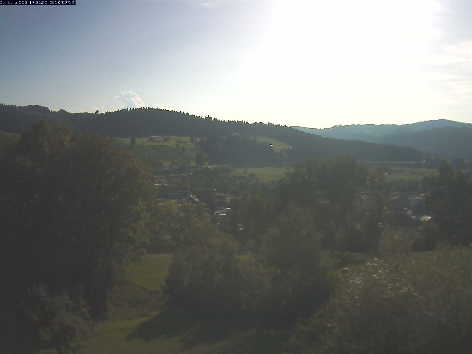 Webcam-Bild: Aussicht vom Dorfberg in Langnau 20180912-170601