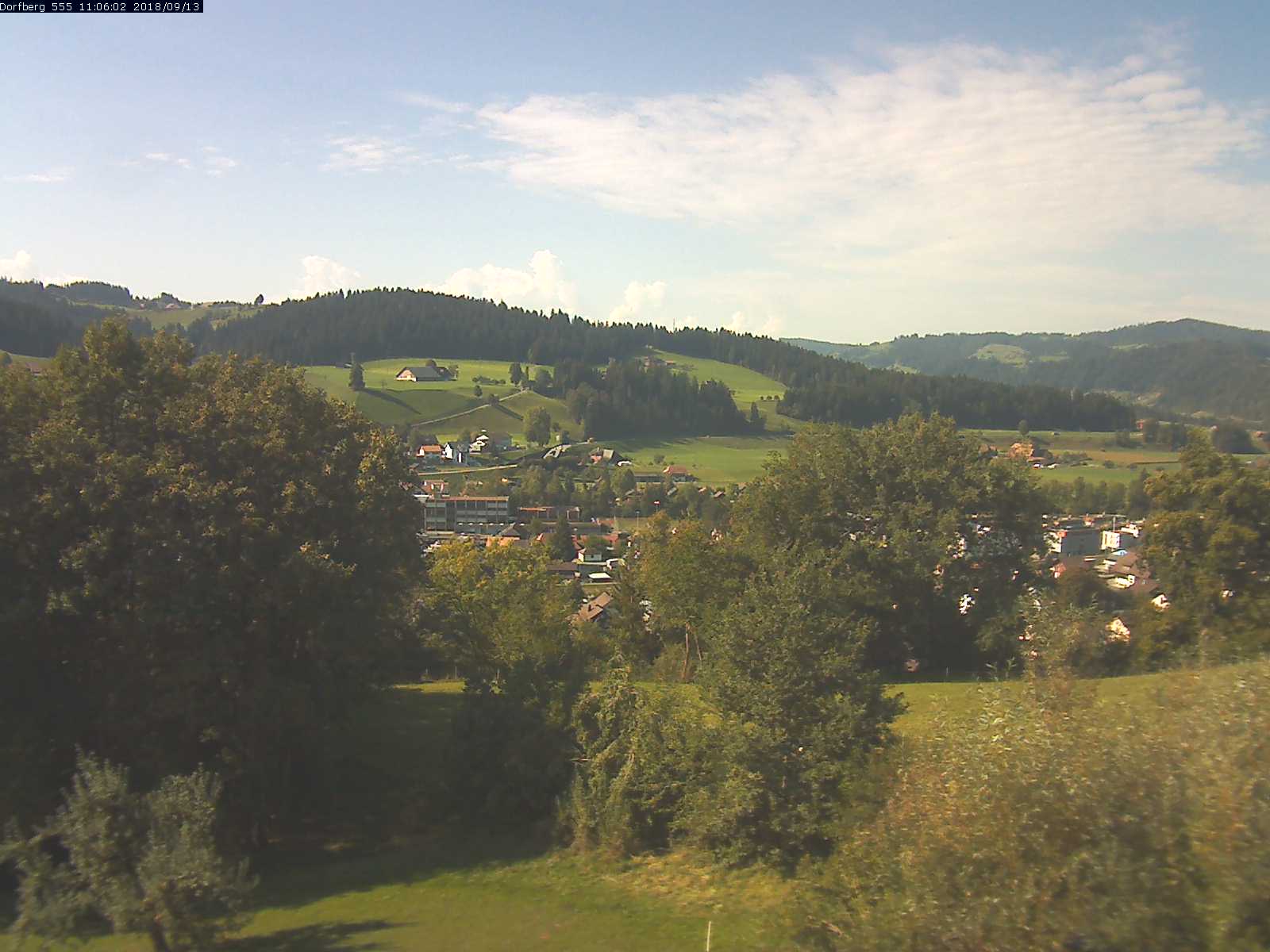 Webcam-Bild: Aussicht vom Dorfberg in Langnau 20180913-110601