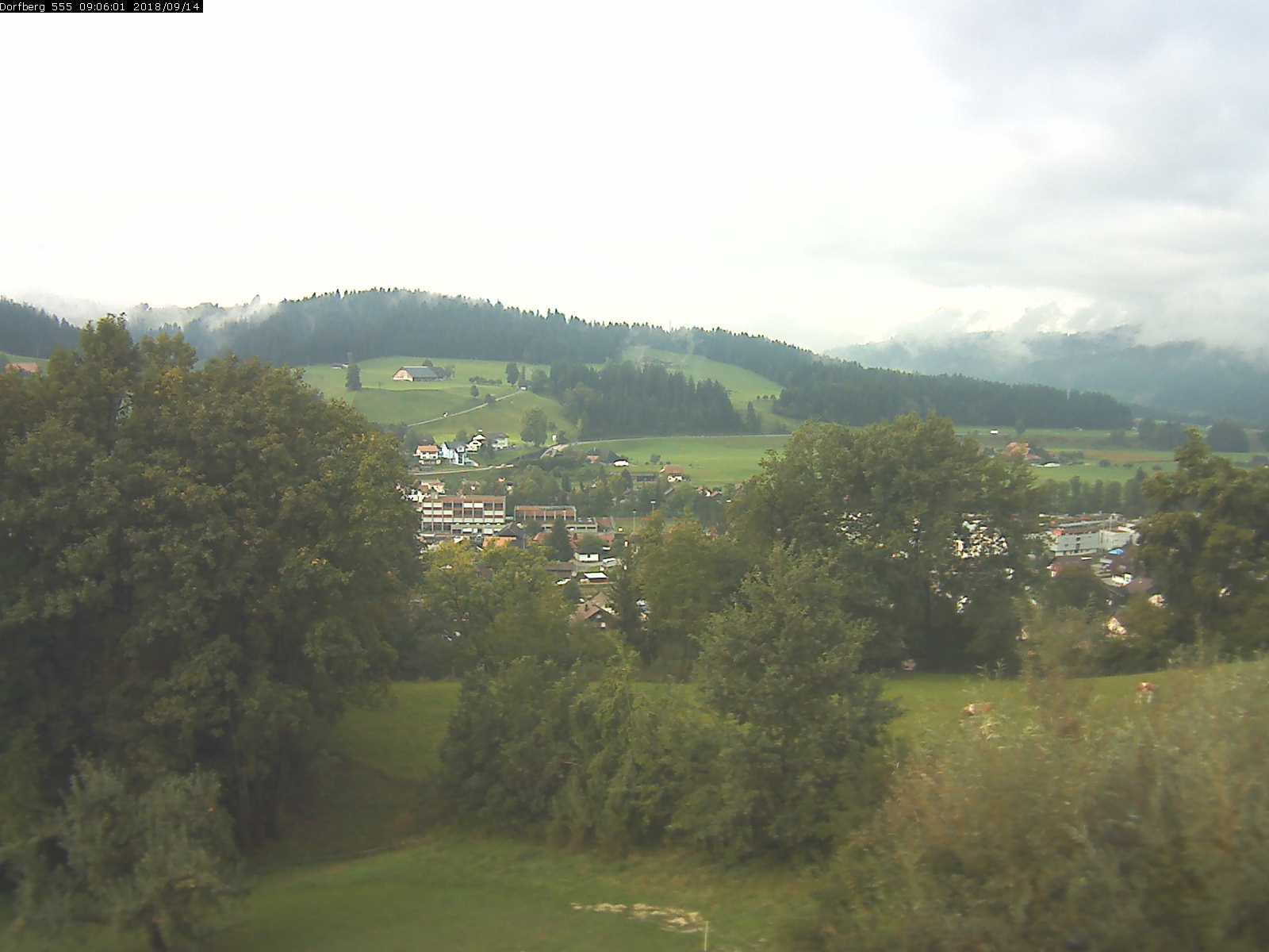 Webcam-Bild: Aussicht vom Dorfberg in Langnau 20180914-090601