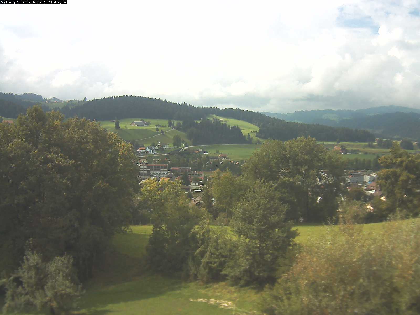 Webcam-Bild: Aussicht vom Dorfberg in Langnau 20180914-120601