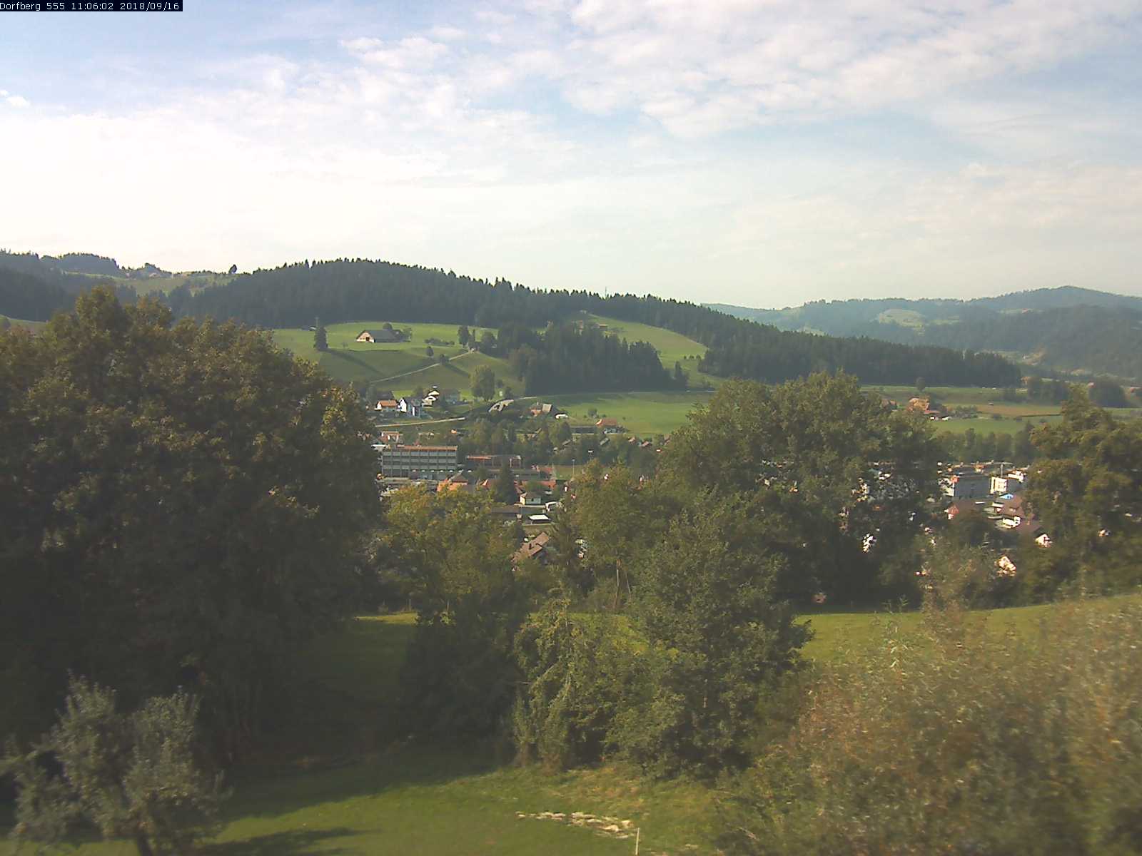 Webcam-Bild: Aussicht vom Dorfberg in Langnau 20180916-110601