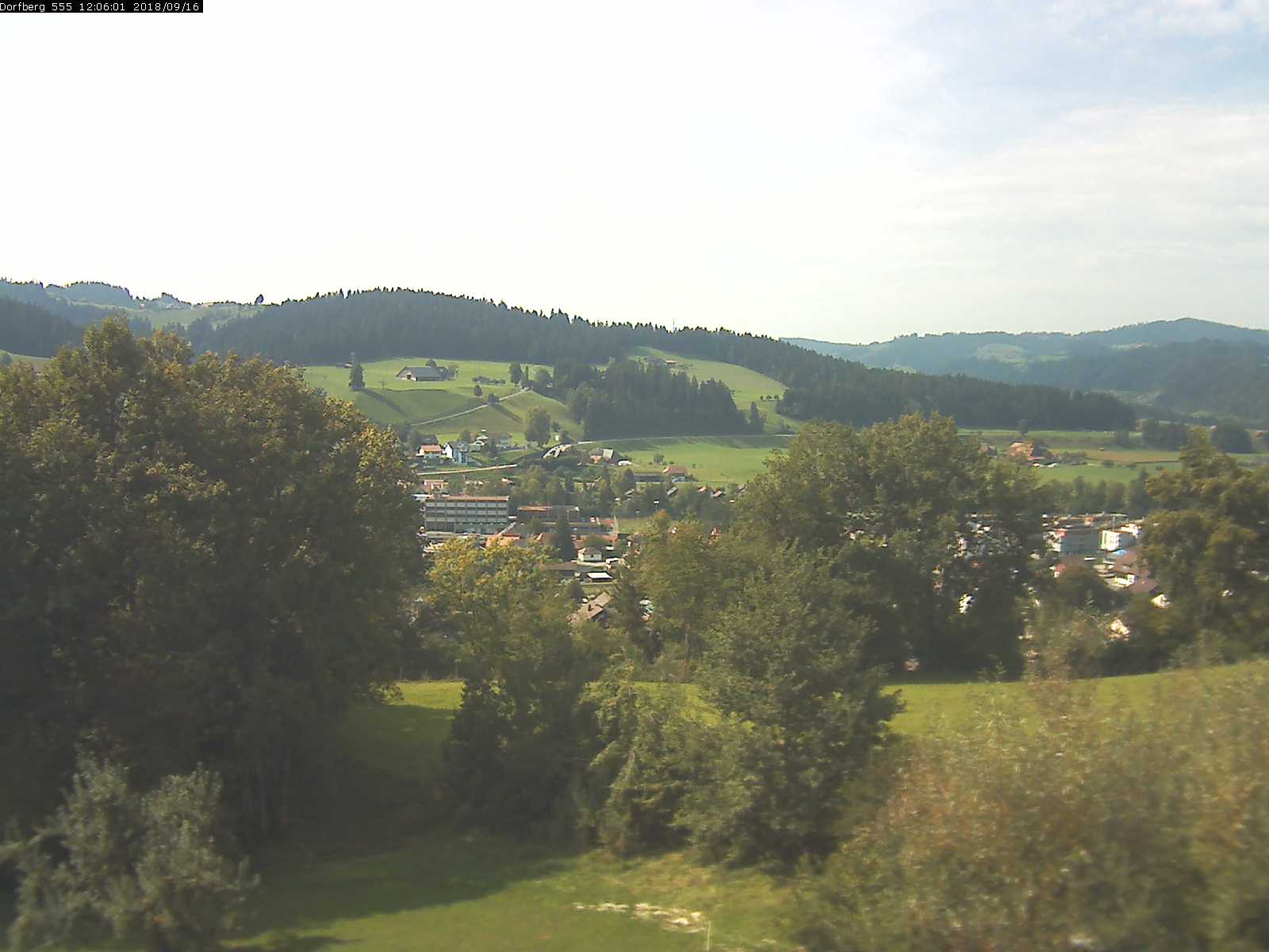 Webcam-Bild: Aussicht vom Dorfberg in Langnau 20180916-120601