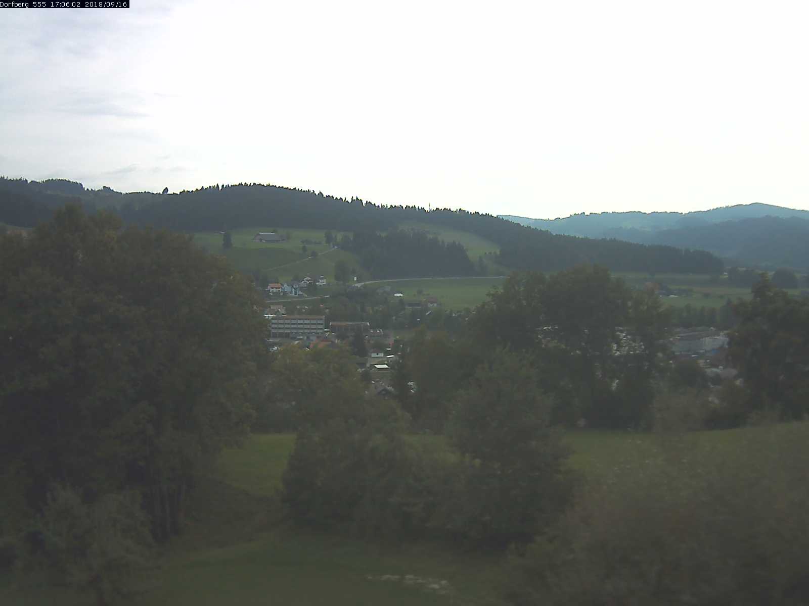 Webcam-Bild: Aussicht vom Dorfberg in Langnau 20180916-170601