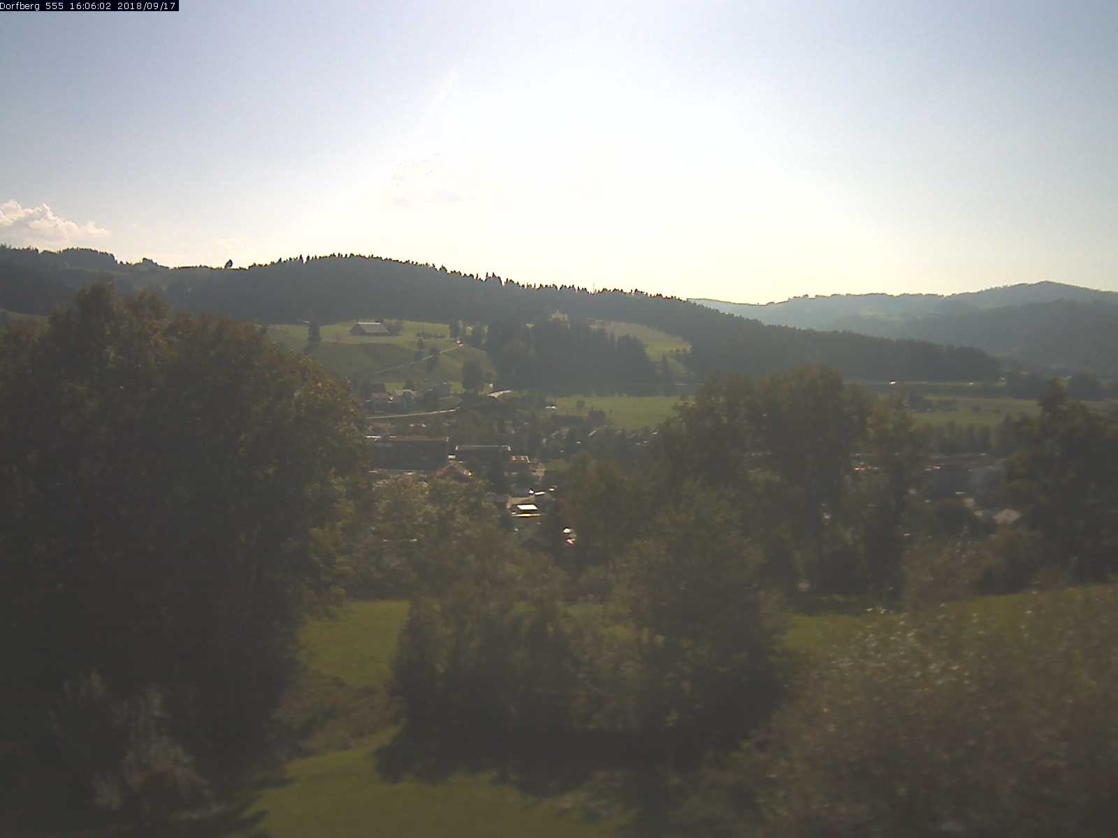 Webcam-Bild: Aussicht vom Dorfberg in Langnau 20180917-160601