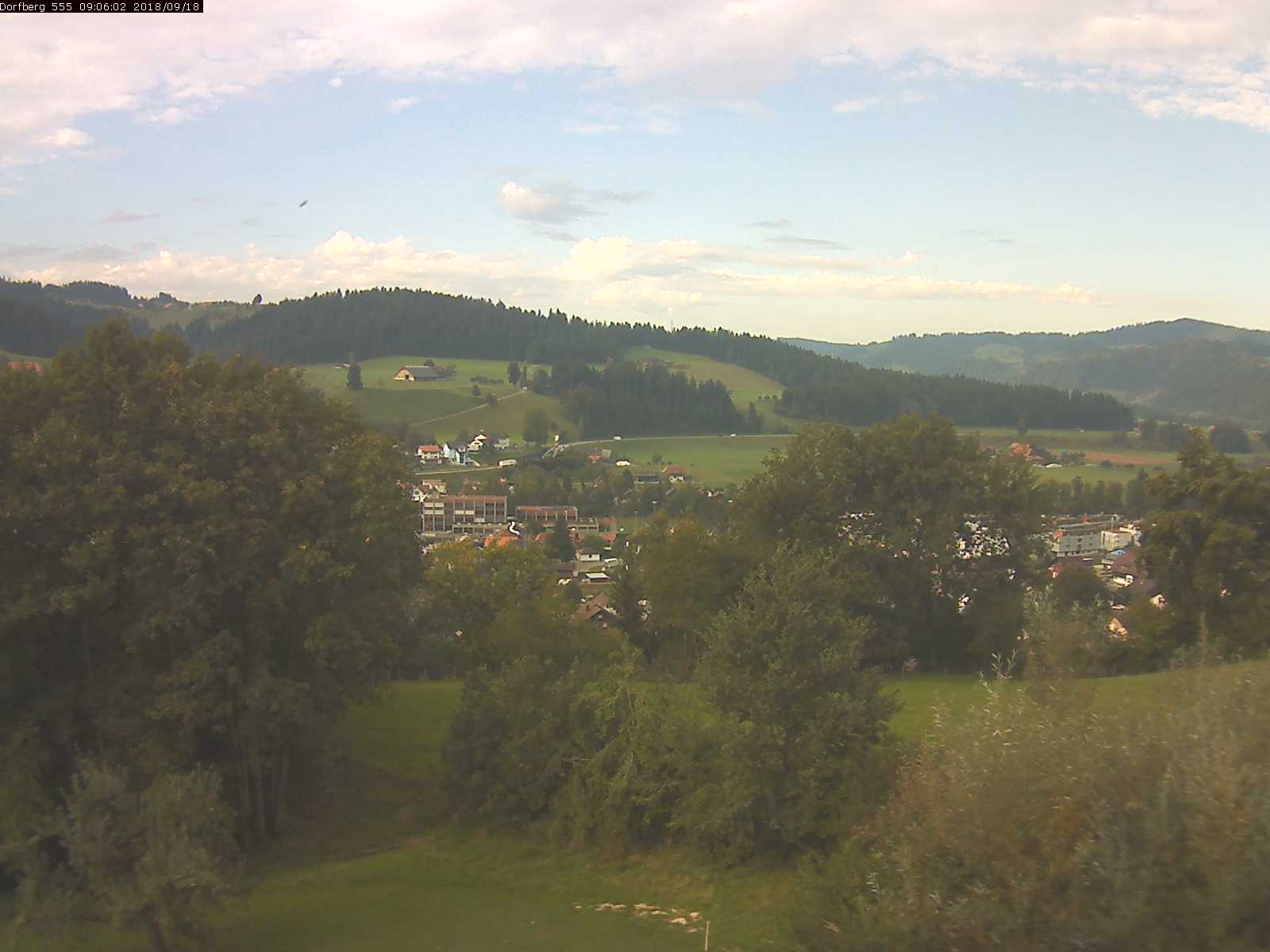 Webcam-Bild: Aussicht vom Dorfberg in Langnau 20180918-090601