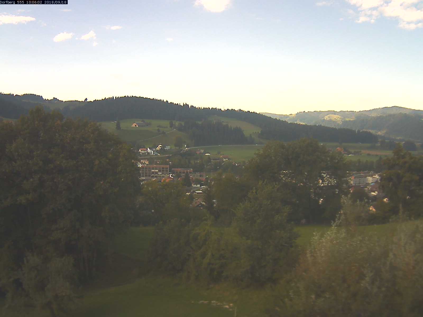 Webcam-Bild: Aussicht vom Dorfberg in Langnau 20180918-100601