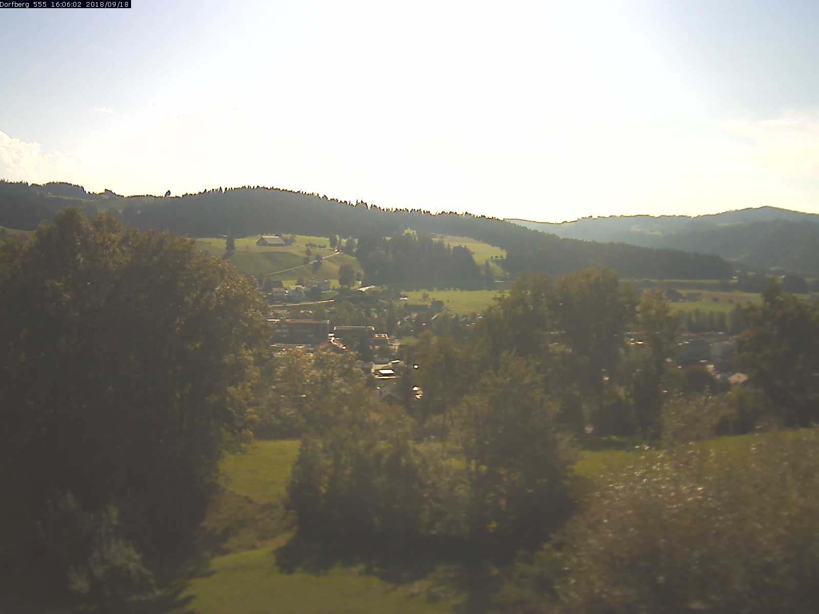 Webcam-Bild: Aussicht vom Dorfberg in Langnau 20180918-160601