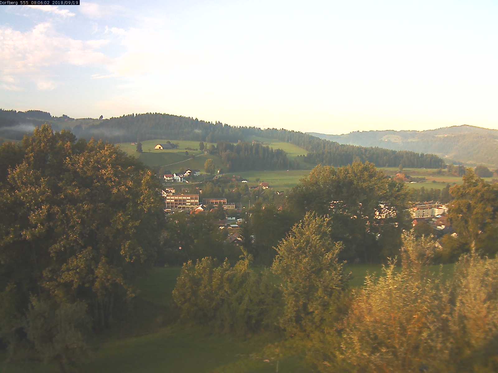 Webcam-Bild: Aussicht vom Dorfberg in Langnau 20180919-080601