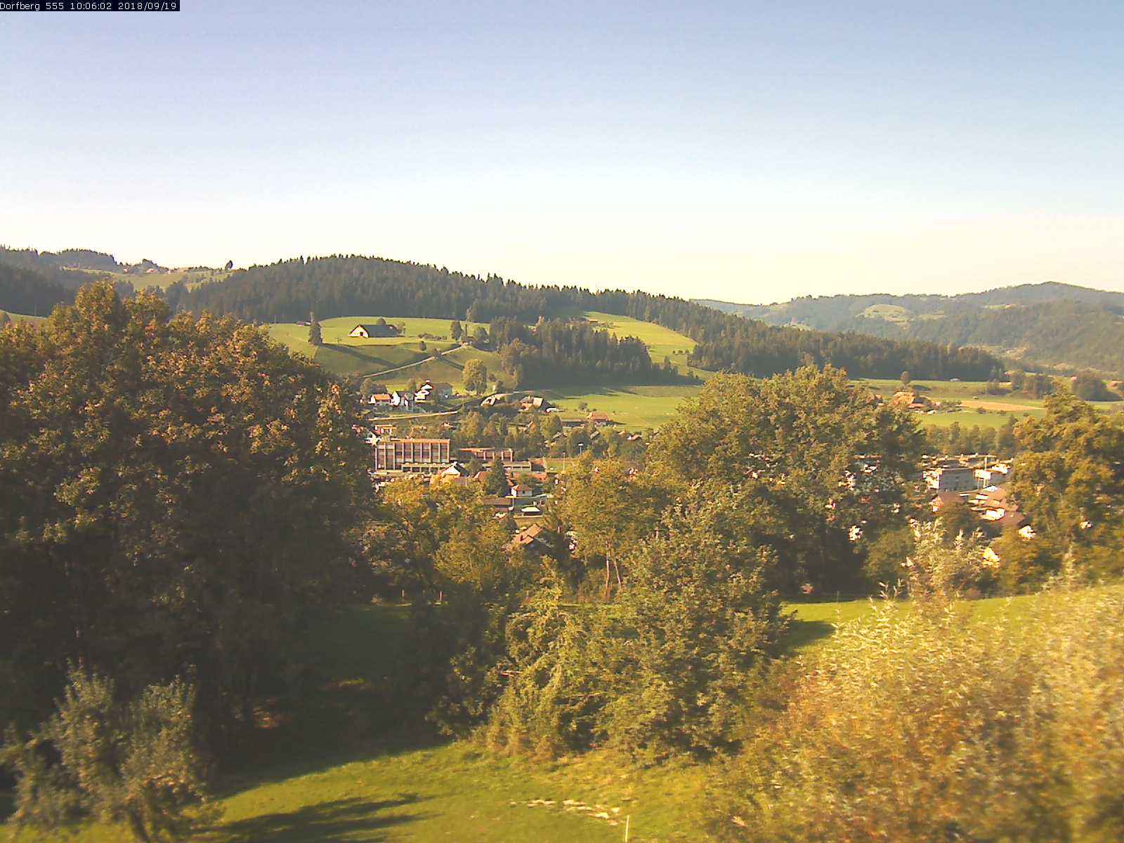 Webcam-Bild: Aussicht vom Dorfberg in Langnau 20180919-100601