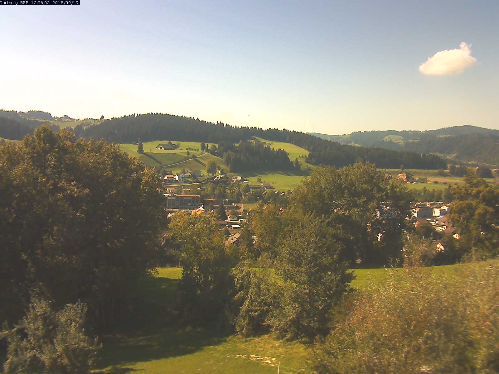 Webcam-Bild: Aussicht vom Dorfberg in Langnau 20180919-120601