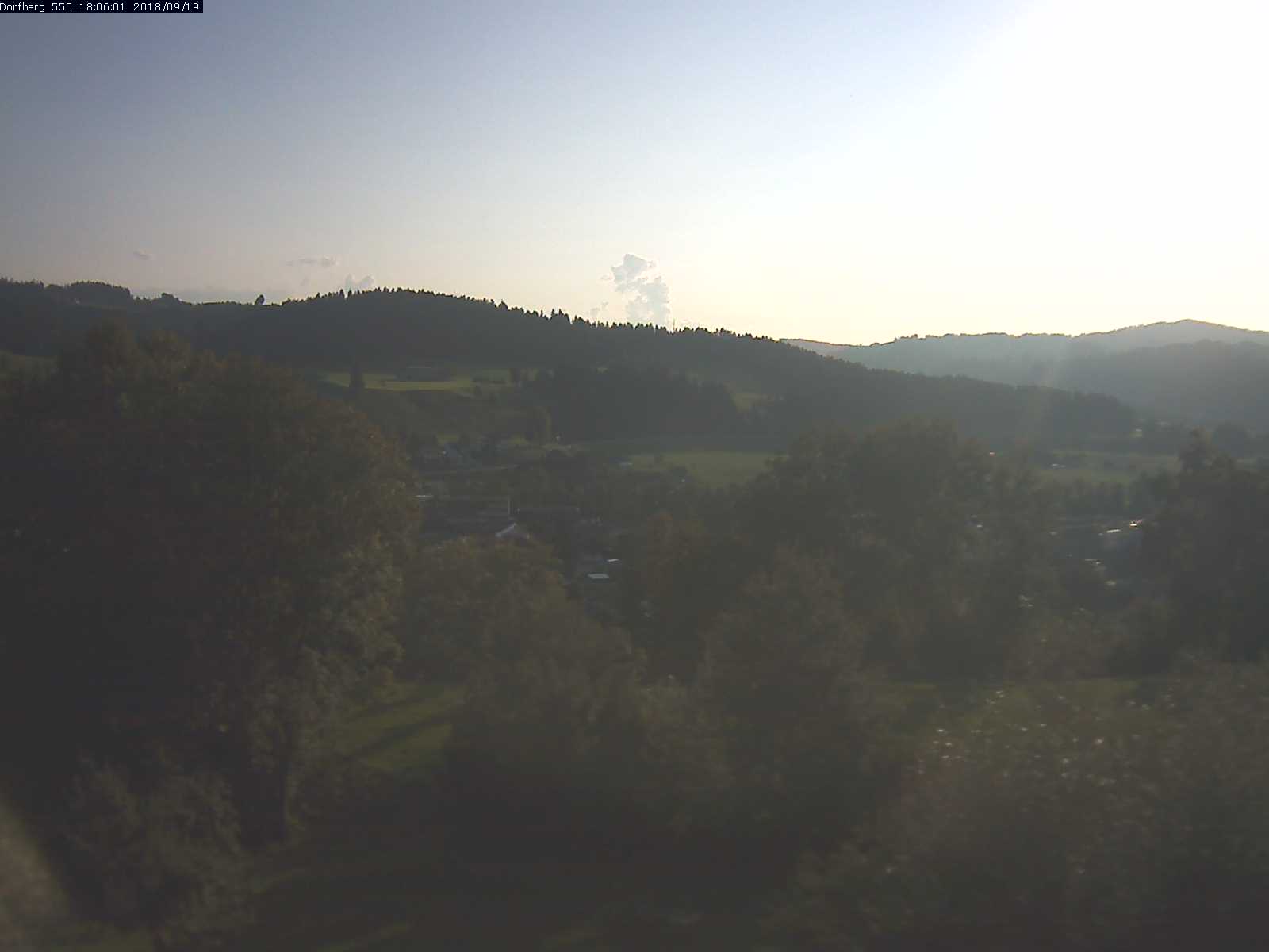 Webcam-Bild: Aussicht vom Dorfberg in Langnau 20180919-180601