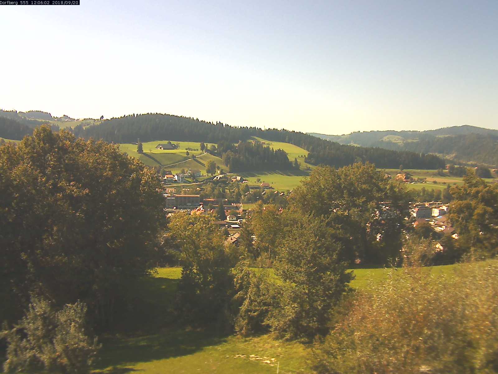 Webcam-Bild: Aussicht vom Dorfberg in Langnau 20180920-120601