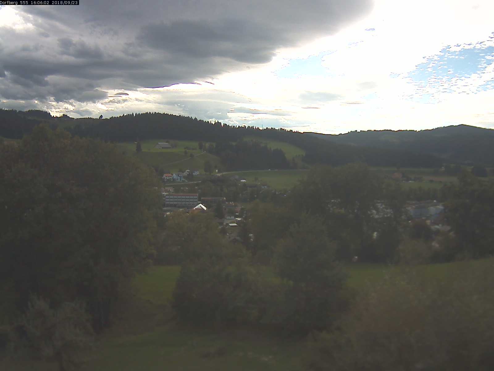 Webcam-Bild: Aussicht vom Dorfberg in Langnau 20180923-160601