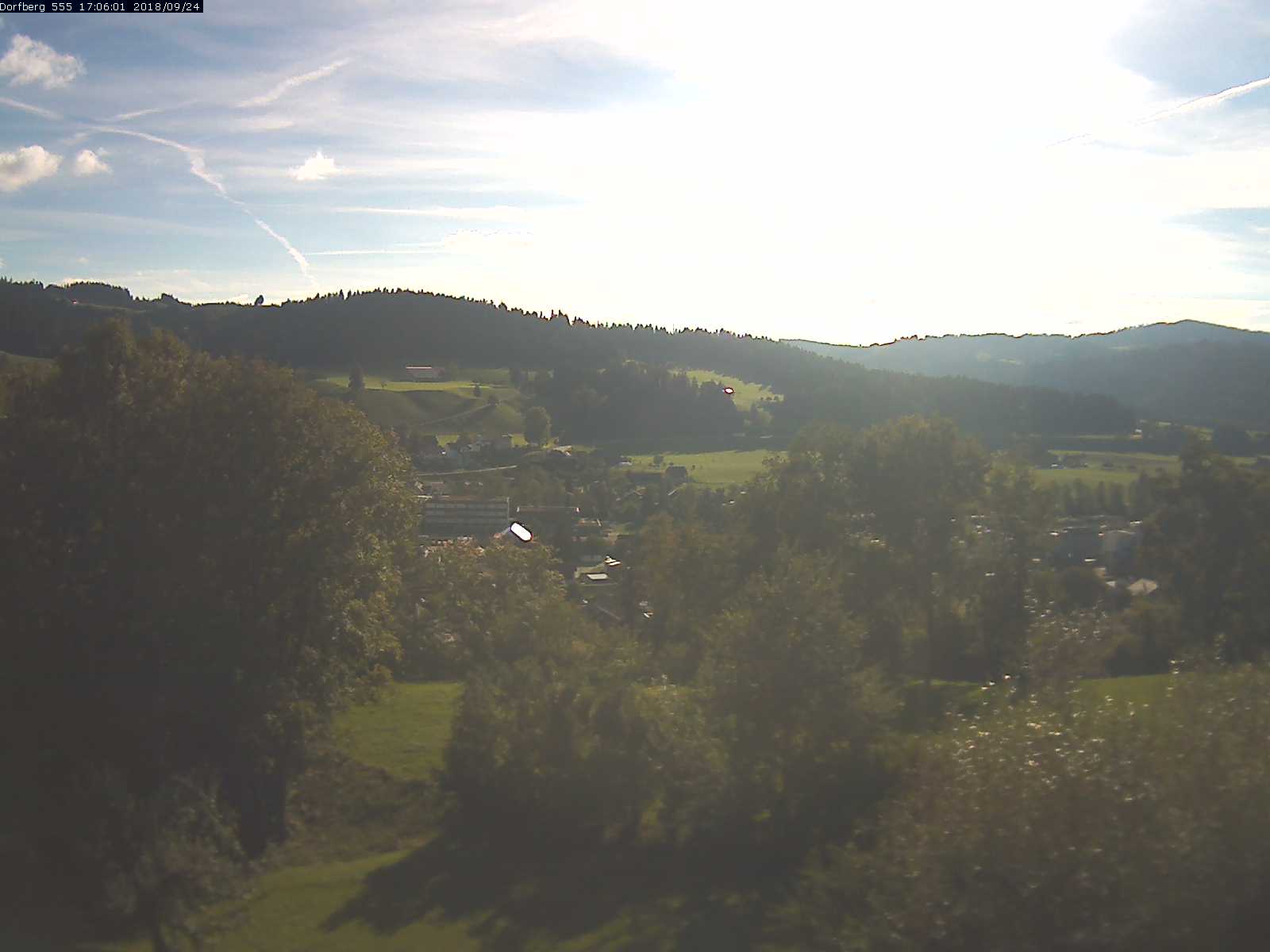 Webcam-Bild: Aussicht vom Dorfberg in Langnau 20180924-170601