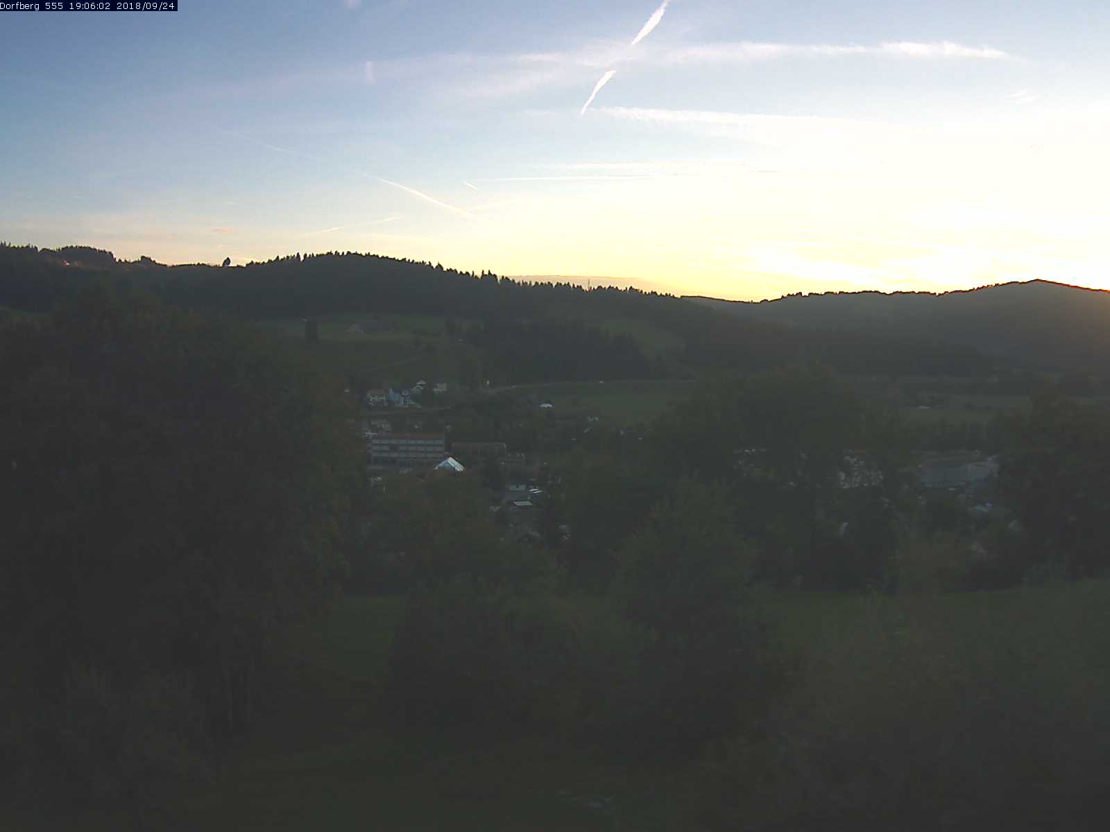 Webcam-Bild: Aussicht vom Dorfberg in Langnau 20180924-190601