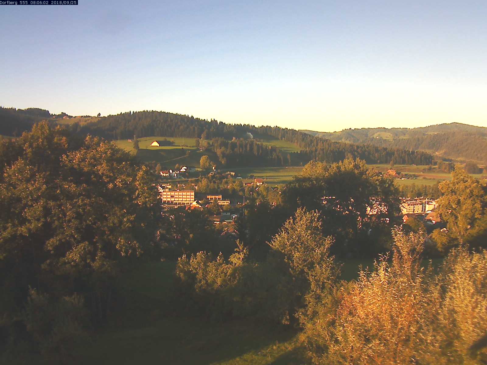 Webcam-Bild: Aussicht vom Dorfberg in Langnau 20180925-080601