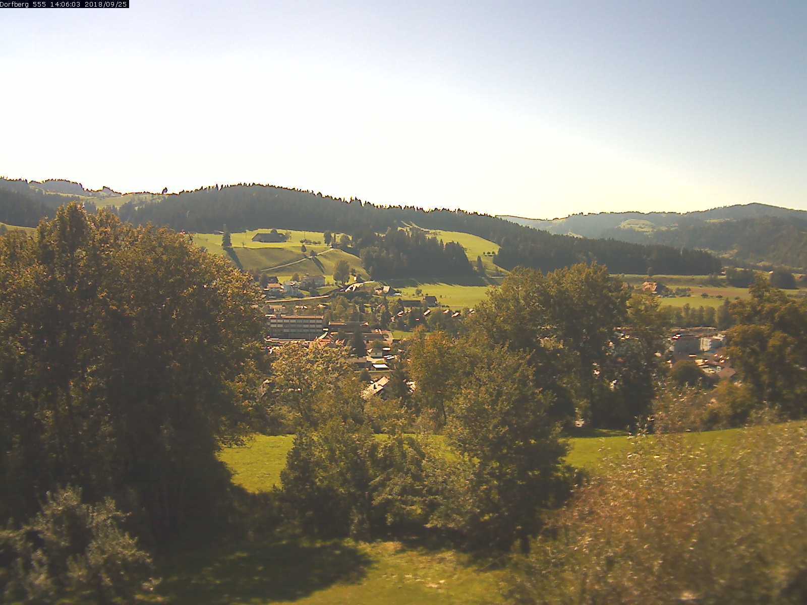 Webcam-Bild: Aussicht vom Dorfberg in Langnau 20180925-140601