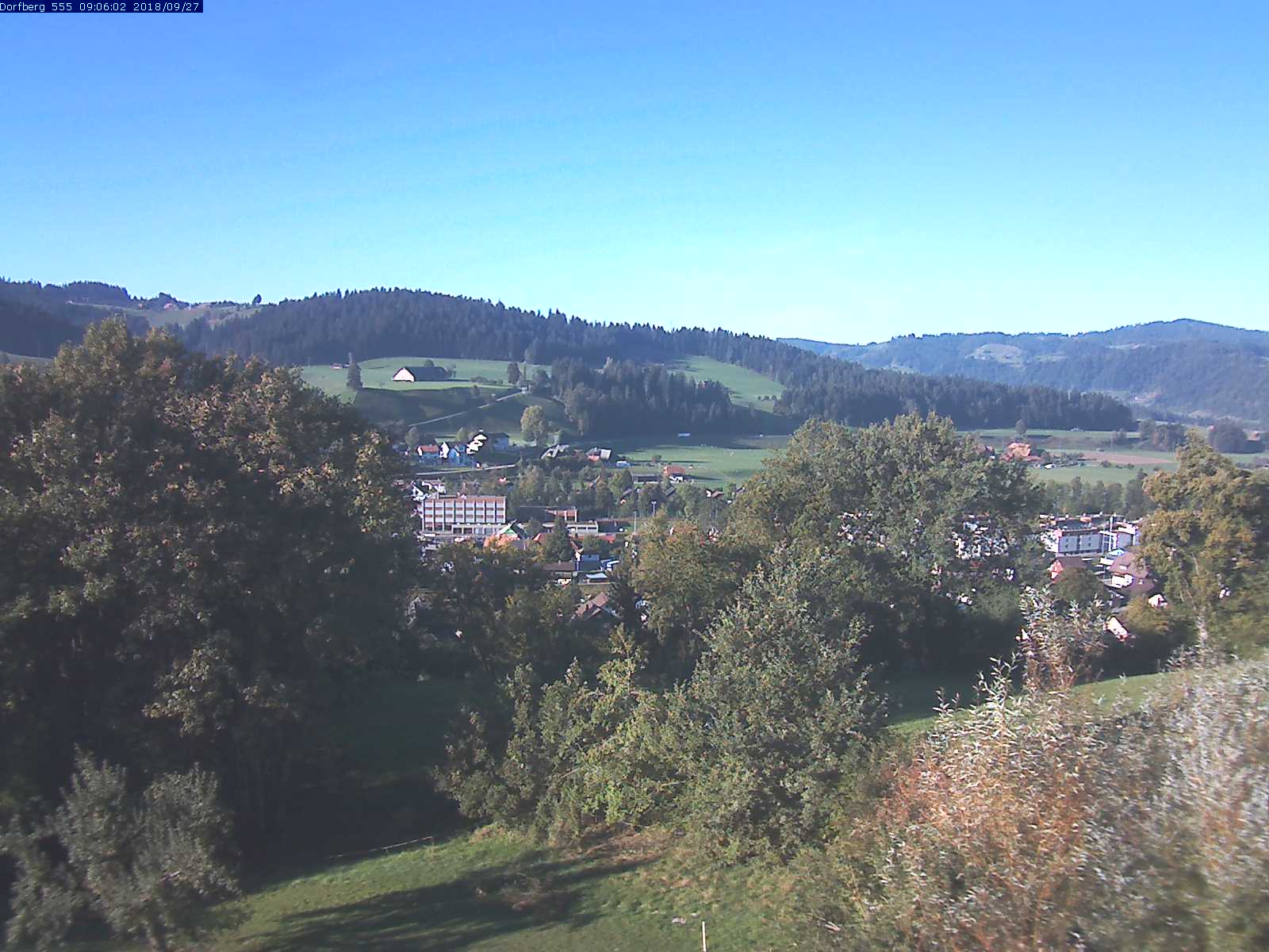 Webcam-Bild: Aussicht vom Dorfberg in Langnau 20180927-090601