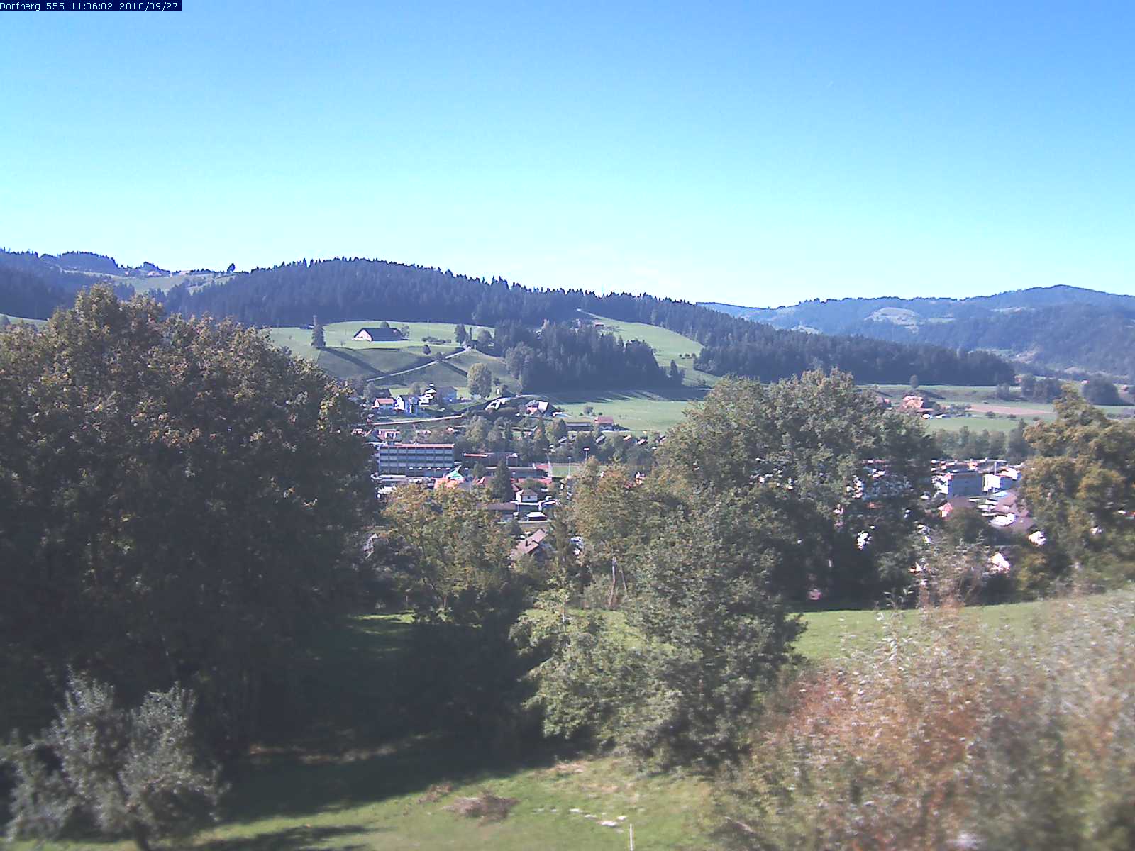 Webcam-Bild: Aussicht vom Dorfberg in Langnau 20180927-110601