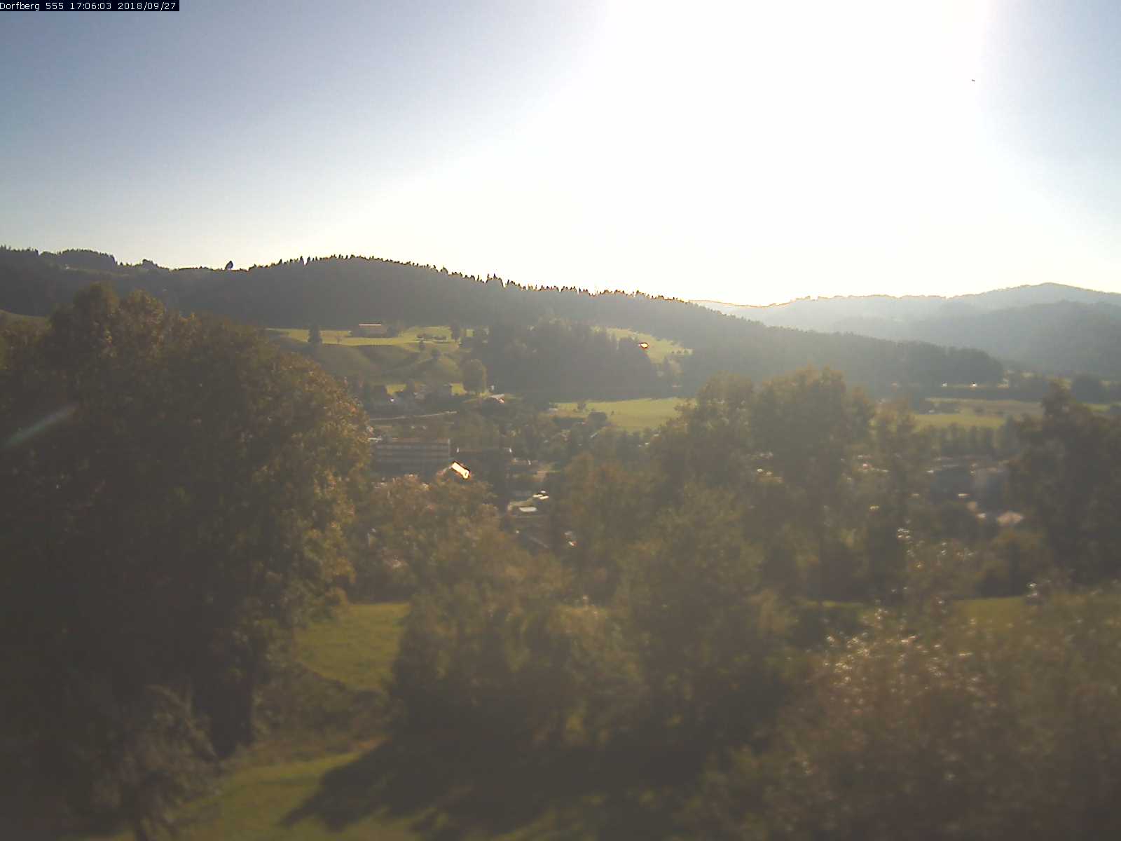 Webcam-Bild: Aussicht vom Dorfberg in Langnau 20180927-170601