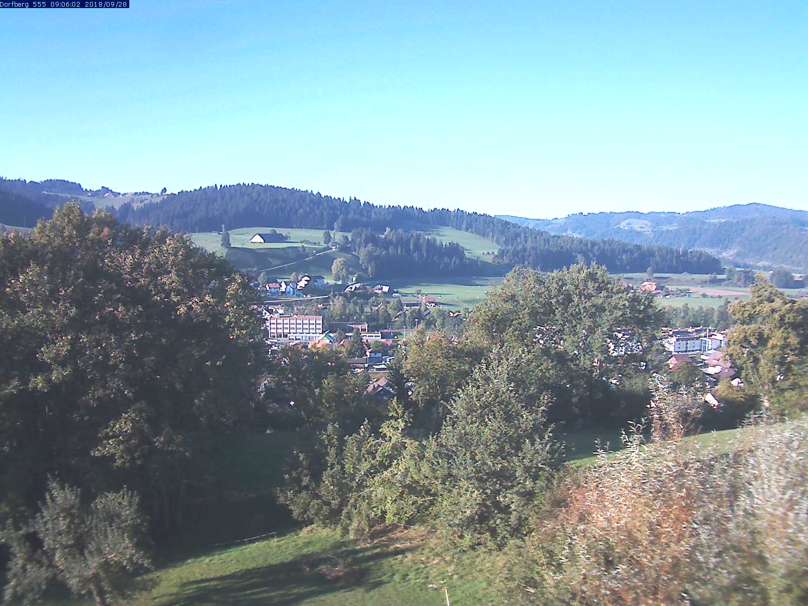 Webcam-Bild: Aussicht vom Dorfberg in Langnau 20180928-090601