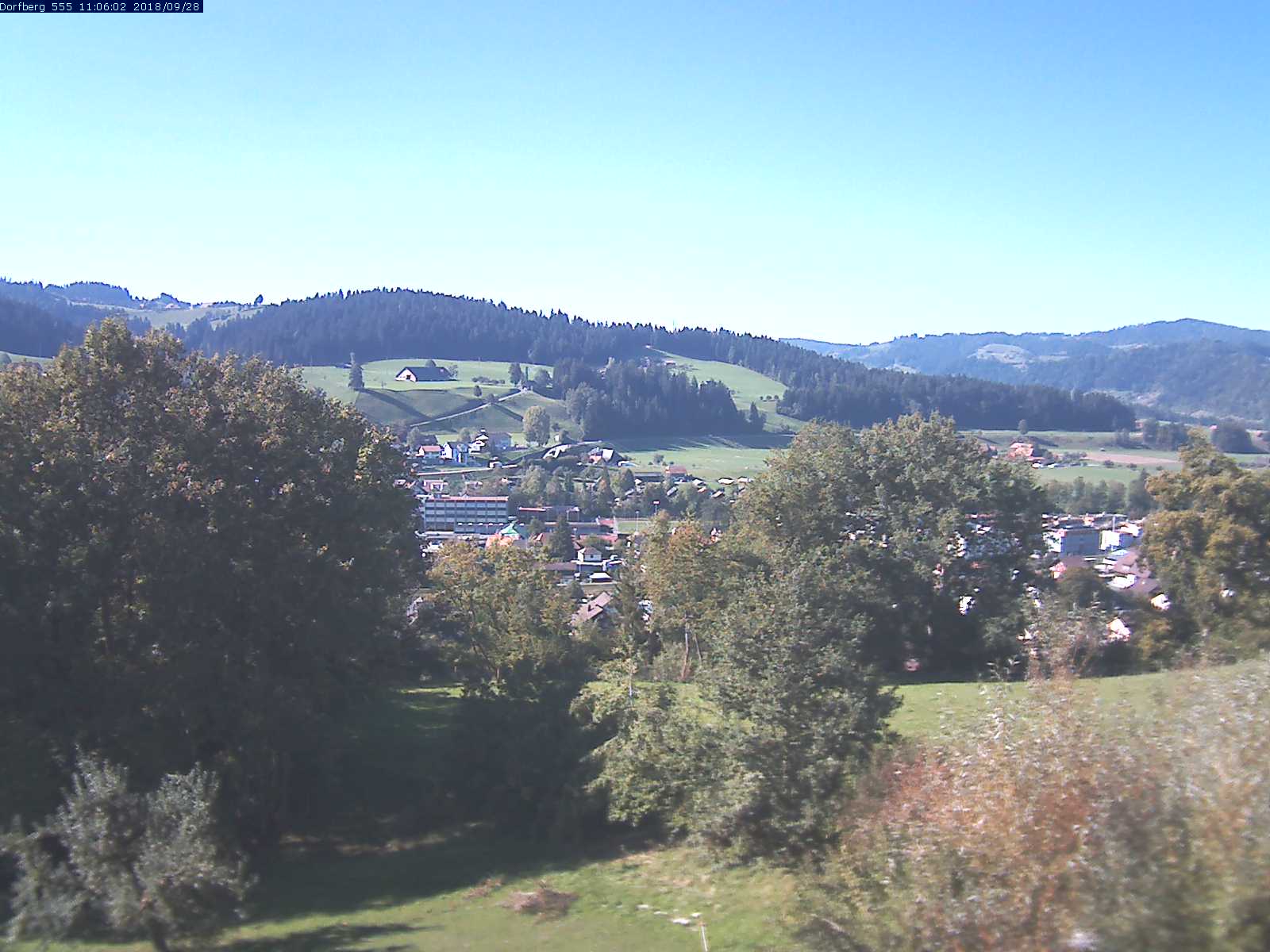 Webcam-Bild: Aussicht vom Dorfberg in Langnau 20180928-110601
