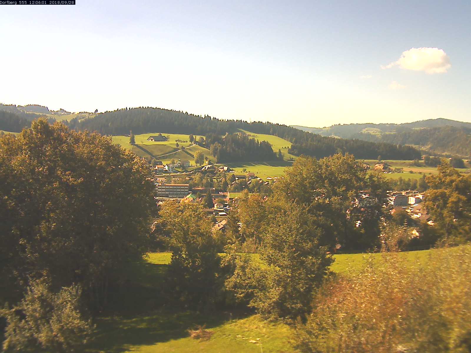 Webcam-Bild: Aussicht vom Dorfberg in Langnau 20180928-120601