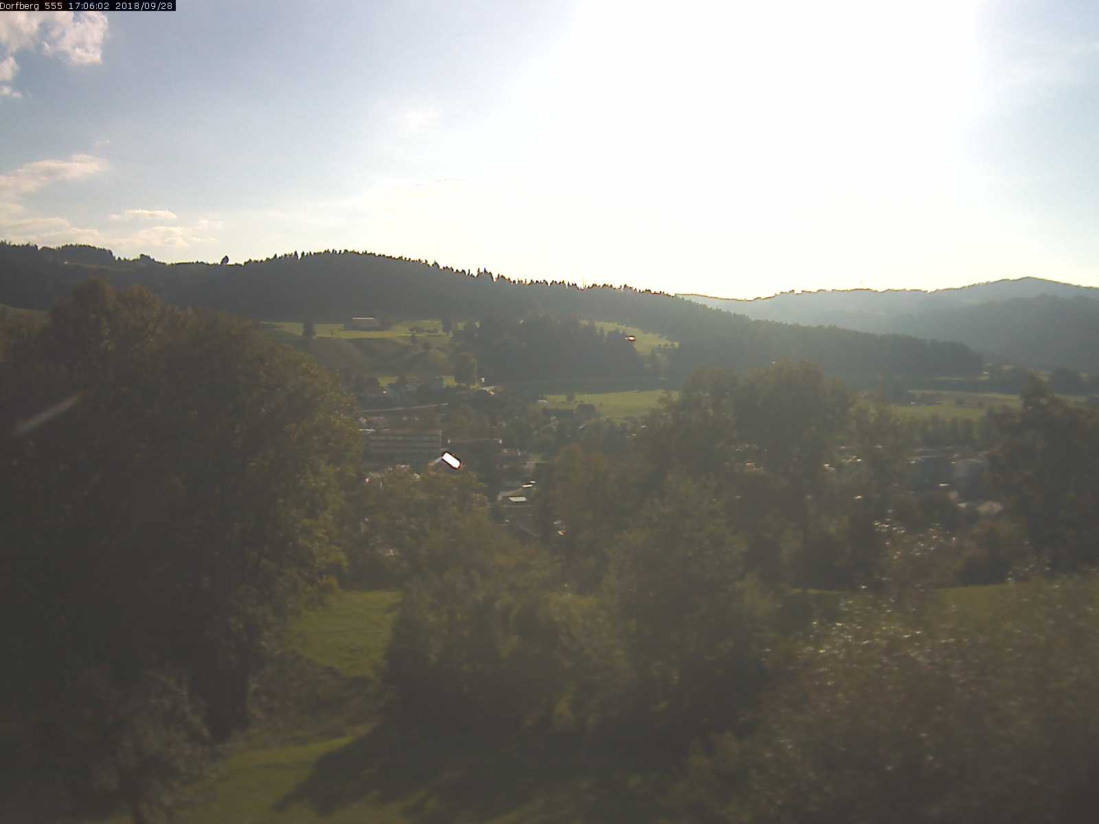 Webcam-Bild: Aussicht vom Dorfberg in Langnau 20180928-170601