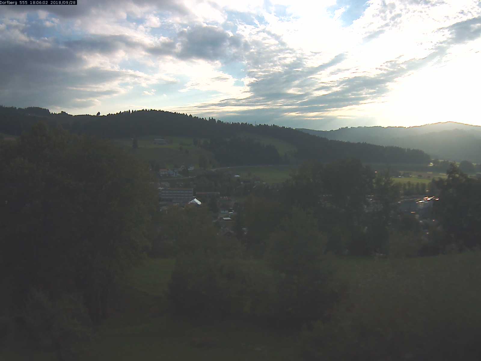 Webcam-Bild: Aussicht vom Dorfberg in Langnau 20180928-180602