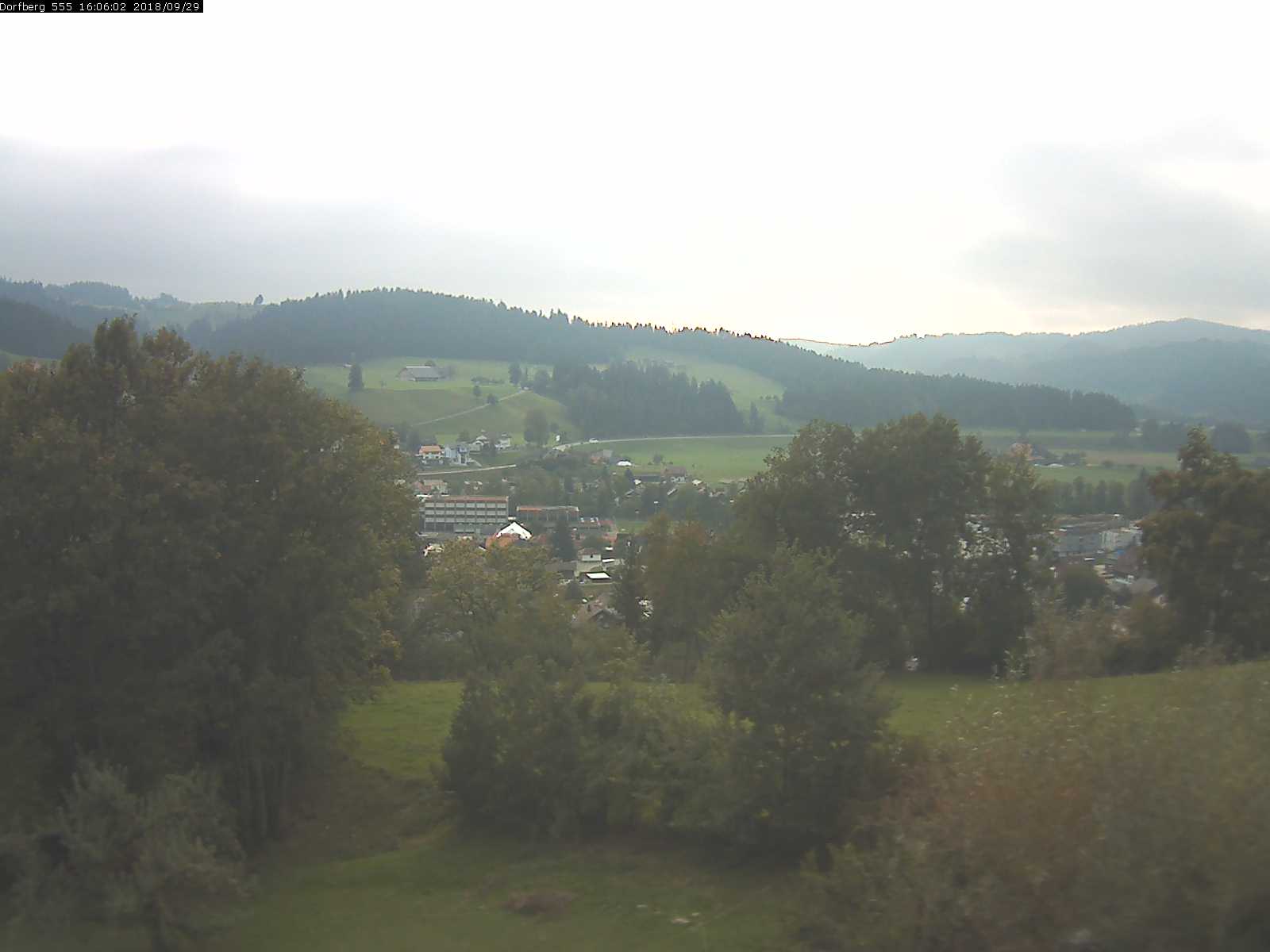 Webcam-Bild: Aussicht vom Dorfberg in Langnau 20180929-160601